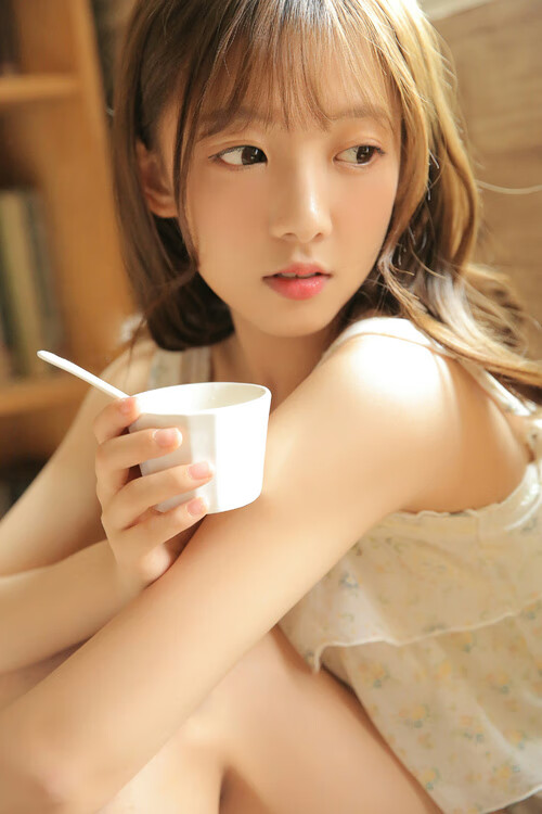 五大联赛是否借助边路深度拉伸创造中路空位，五大联赛中场球员